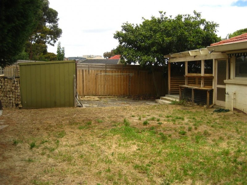 11 Chartwell Drive, Wantirna VIC 3152