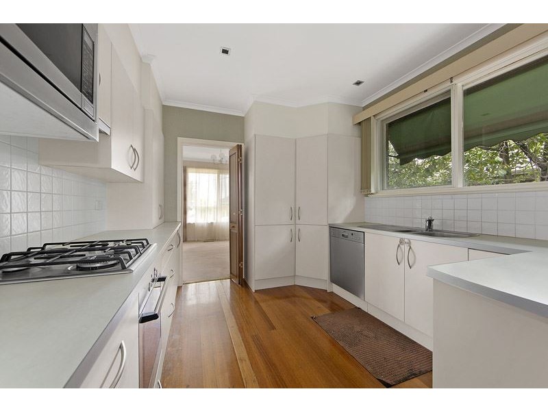 17 Cooper Avenue, Glen Waverley VIC 3150