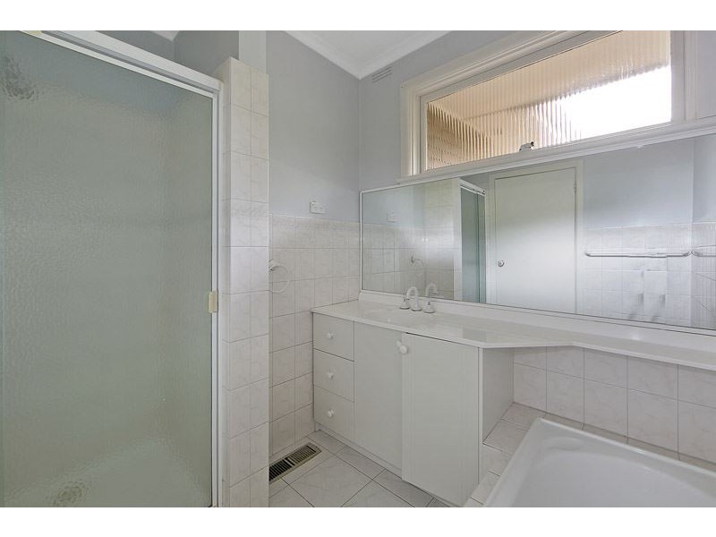 17 Cooper Avenue, Glen Waverley VIC 3150