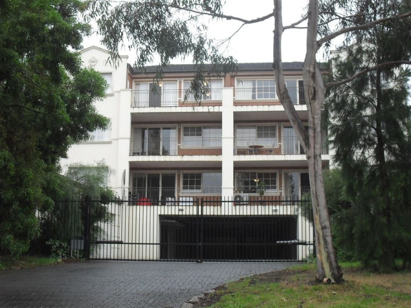 2/60 Avendon Boulevard, Glen Waverley VIC 3150