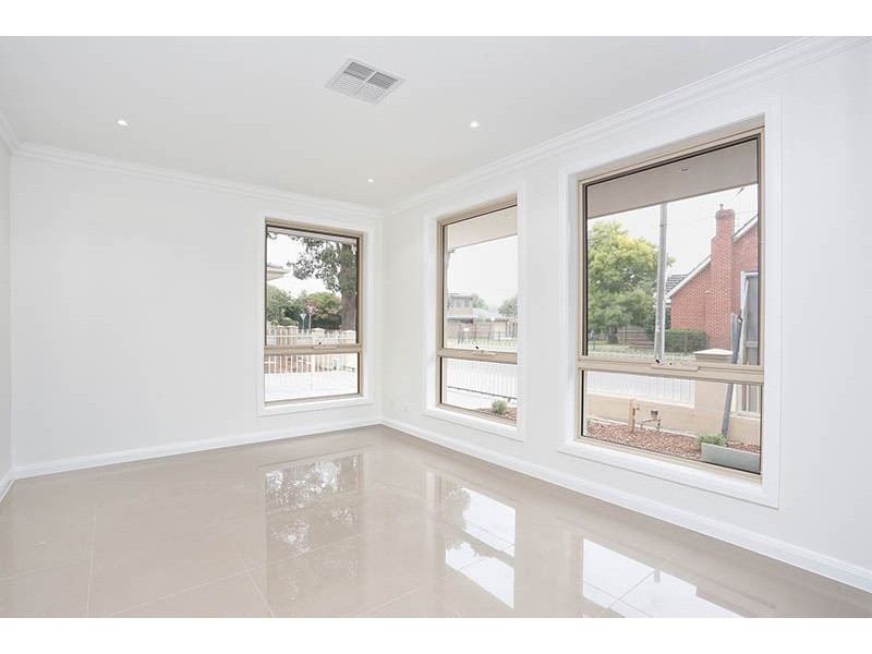 2/11 Glen Road, Glen Waverley VIC 3150