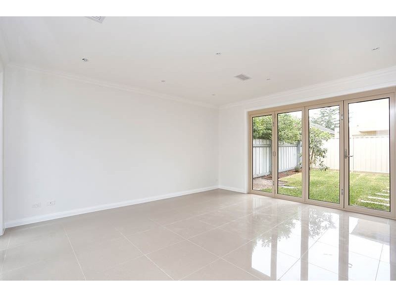 2/11 Glen Road, Glen Waverley VIC 3150