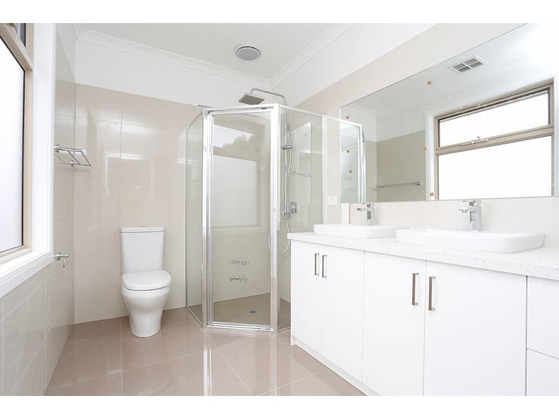 2/11 Glen Road, Glen Waverley VIC 3150