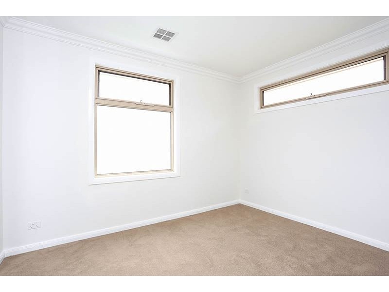 2/11 Glen Road, Glen Waverley VIC 3150