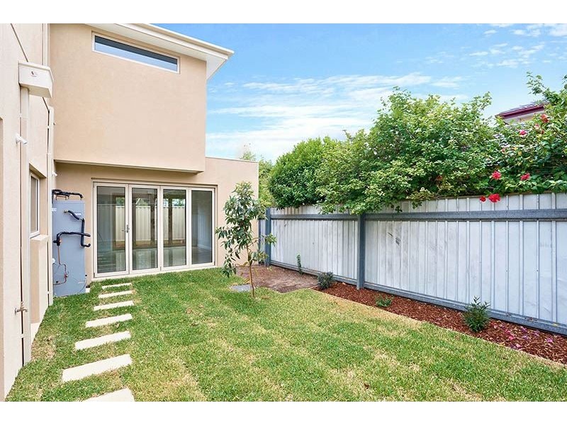 2/11 Glen Road, Glen Waverley VIC 3150