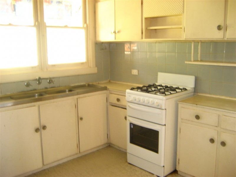 12 Savige Ave, Mount Waverley VIC 3149