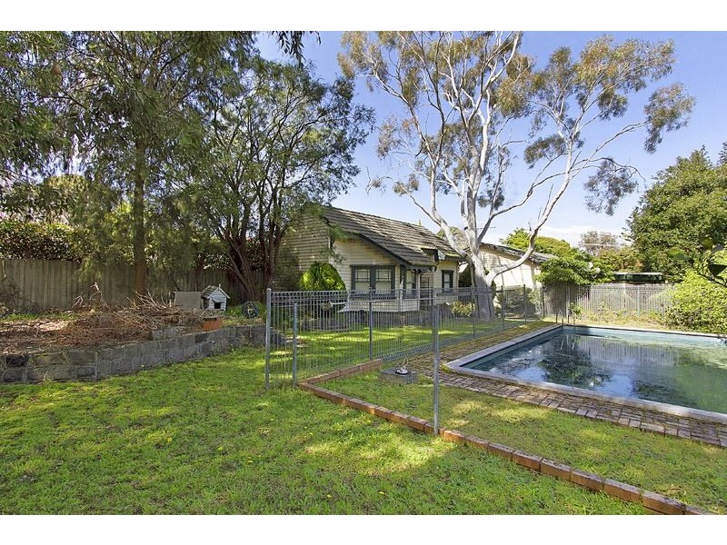 5 Mackintosh Road, Wheelers Hill VIC 3150