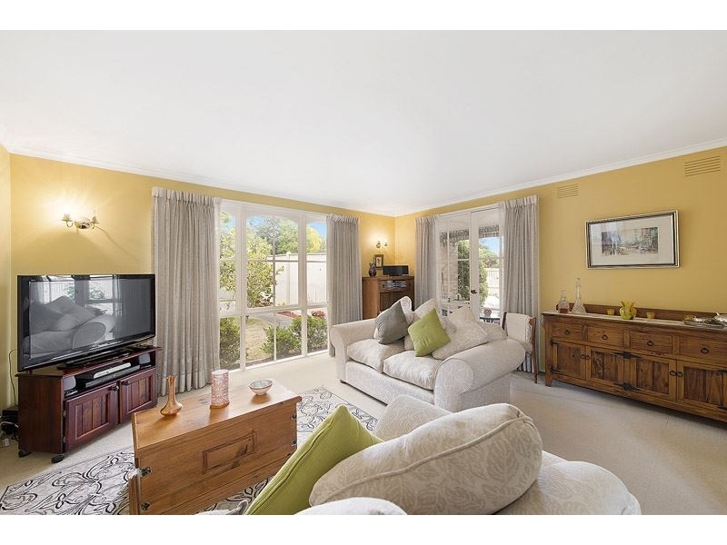 12 Ingleside Crescent, Glen Waverley VIC 3150