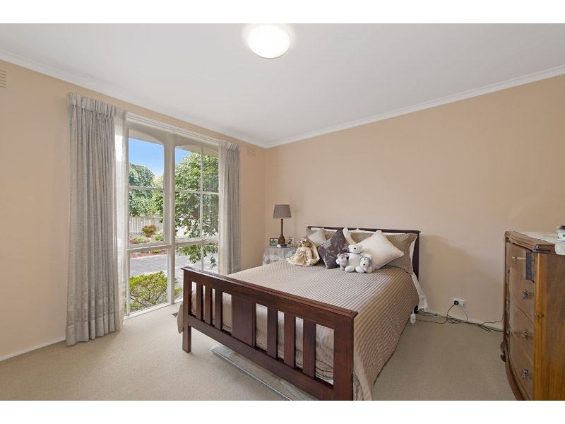 12 Ingleside Crescent, Glen Waverley VIC 3150