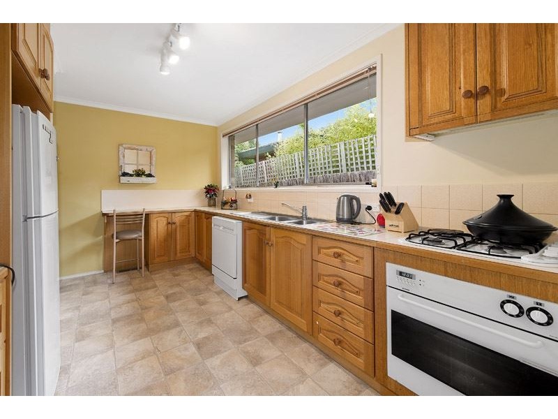 12 Ingleside Crescent, Glen Waverley VIC 3150