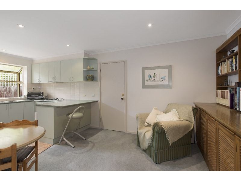 12 Ingleside Crescent, Glen Waverley VIC 3150