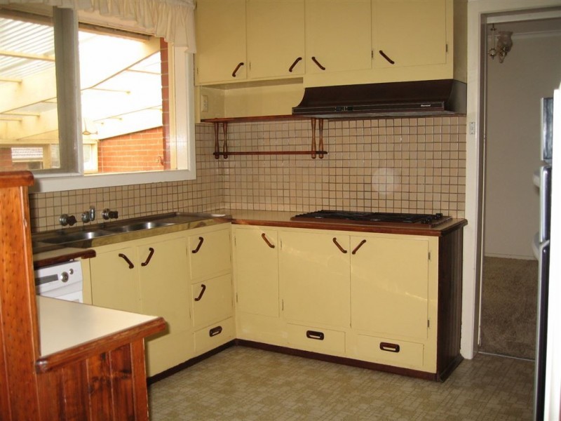 16 Plymouth Street, Glen Waverley VIC 3150