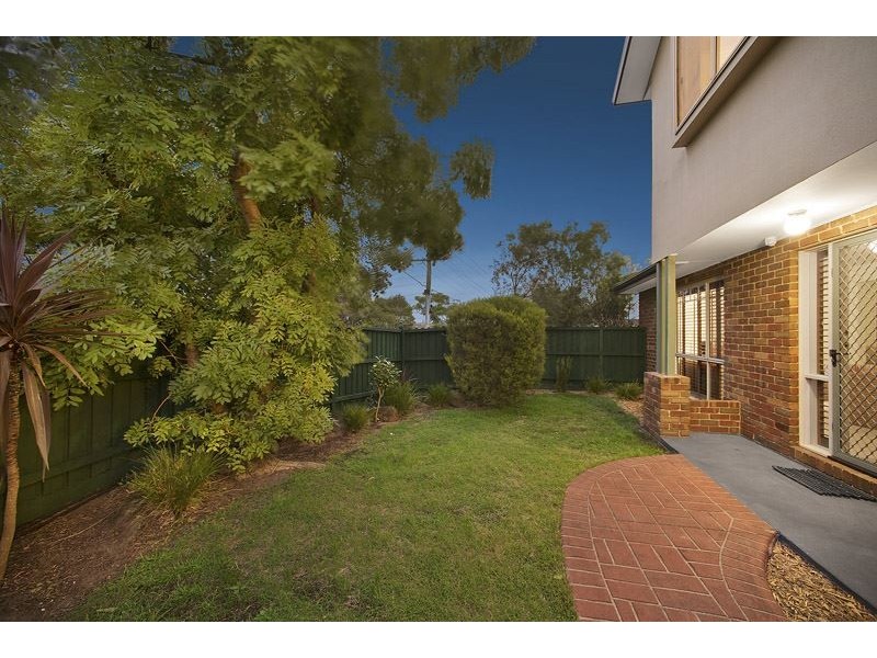 1/10 Chivers Avenue, Glen Waverley VIC 3150