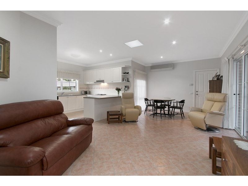 1/11 Montclair Avenue, Glen Waverley VIC 3150