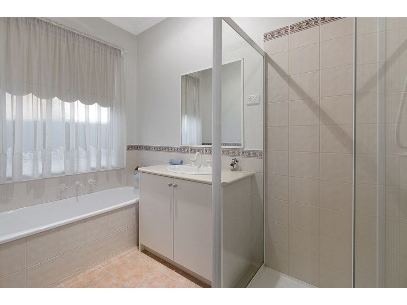 1/11 Montclair Avenue, Glen Waverley VIC 3150