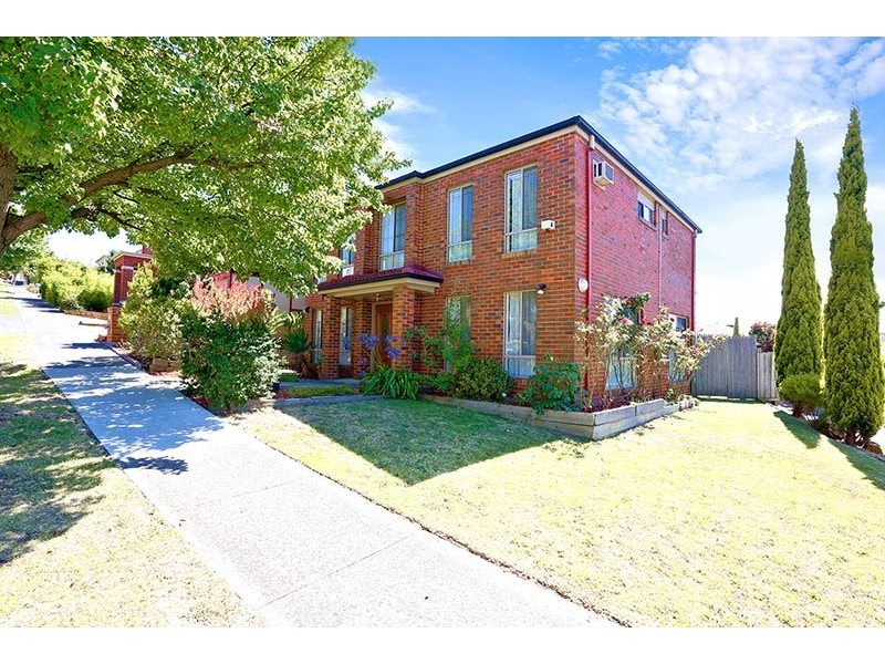 15 Tulloch Grove, Glen Waverley VIC 3150