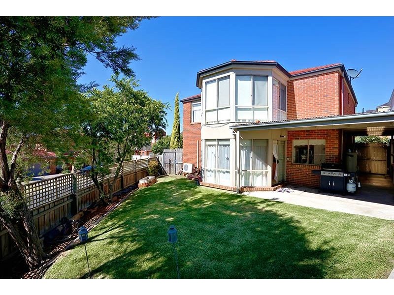 15 Tulloch Grove, Glen Waverley VIC 3150