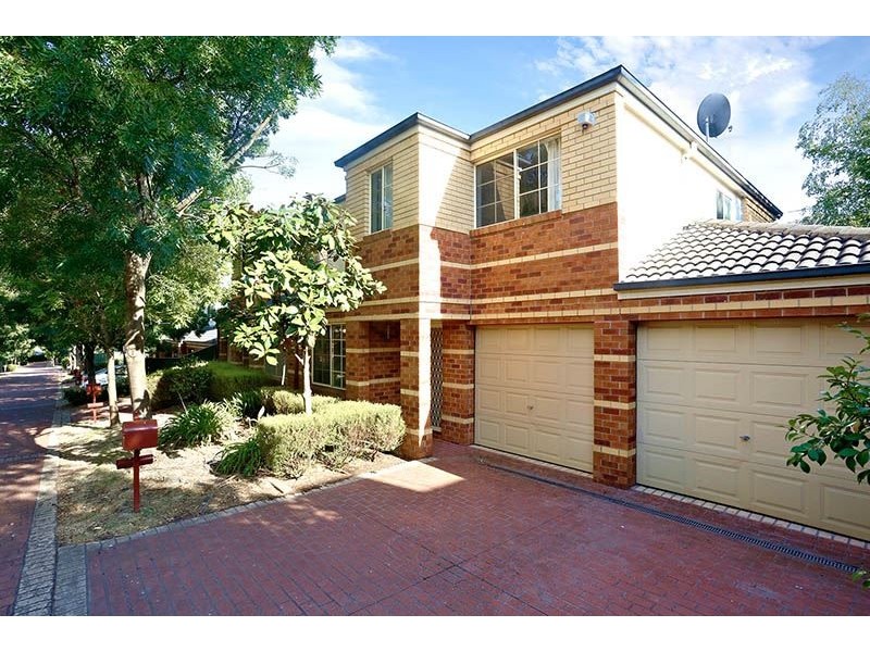 12 Peppermint Grove, Box Hill South VIC 3128