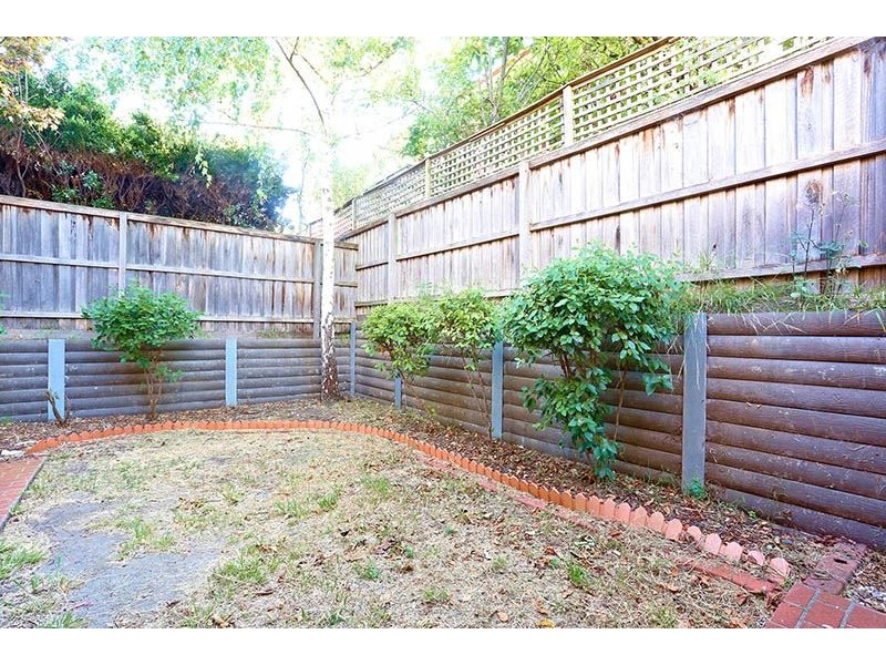 12 Peppermint Grove, Box Hill South VIC 3128
