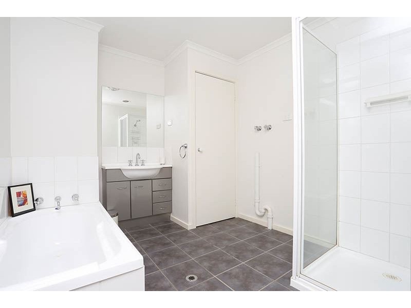 30/1 Eucalyptus Mews, Notting Hill VIC 3168