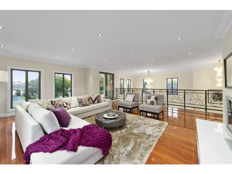 17 Myrtle Street, Glen Waverley VIC 3150