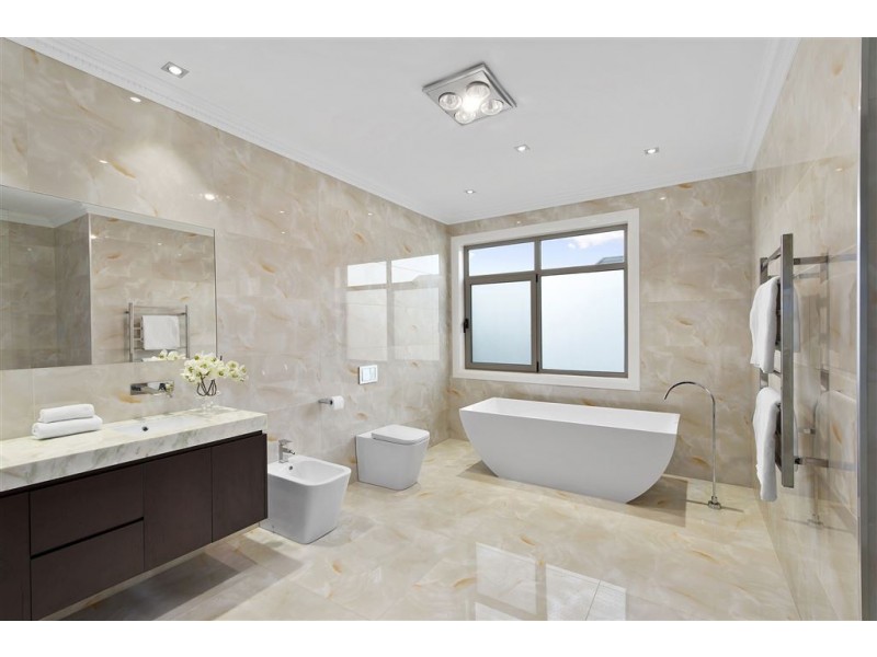 17 Myrtle Street, Glen Waverley VIC 3150