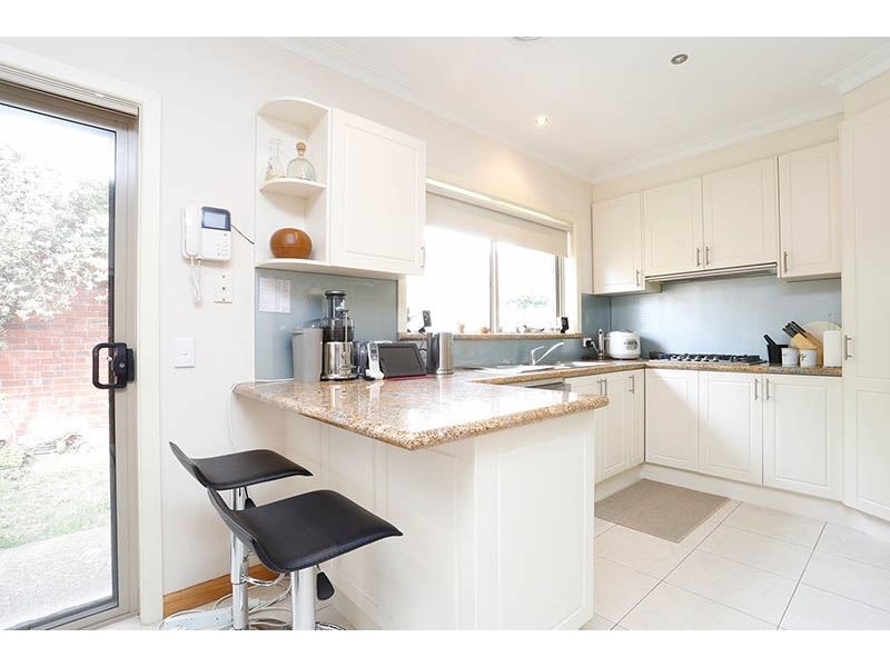 2/6 Ingram Avenue, Glen Waverley VIC 3150