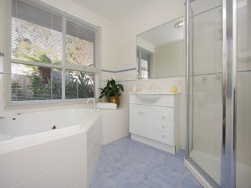 9 Chandler Road, Glen Waverley VIC 3150