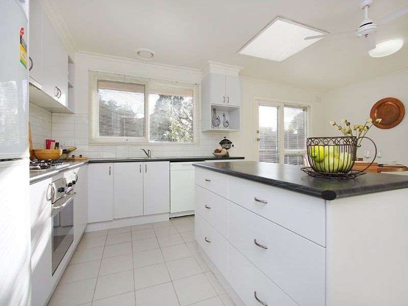 9 Chandler Road, Glen Waverley VIC 3150