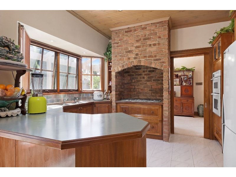 10 Cathies Lane, Wantirna South VIC 3152