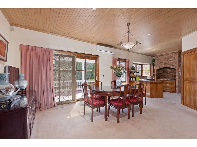 10 Cathies Lane, Wantirna South VIC 3152