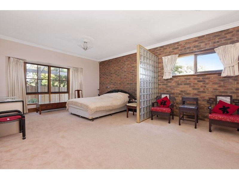 10 Cathies Lane, Wantirna South VIC 3152