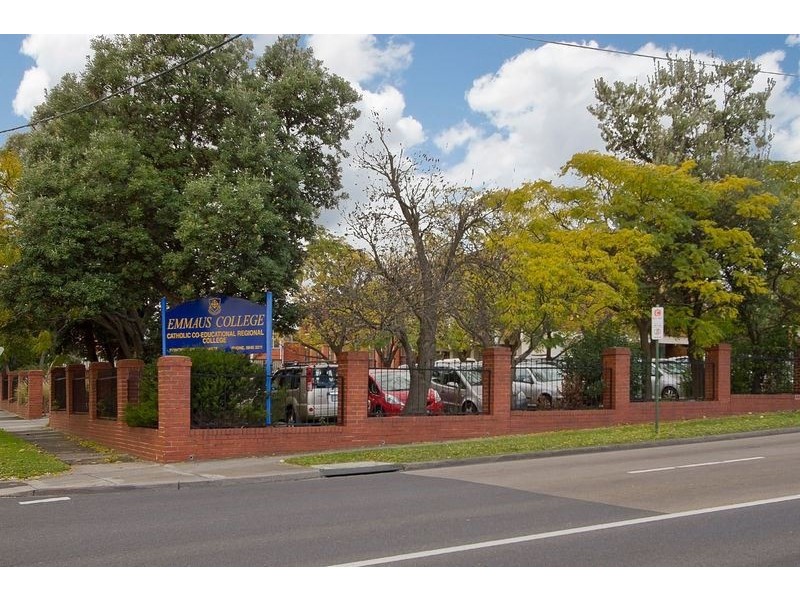 1 Emily Court, Burwood East VIC 3151