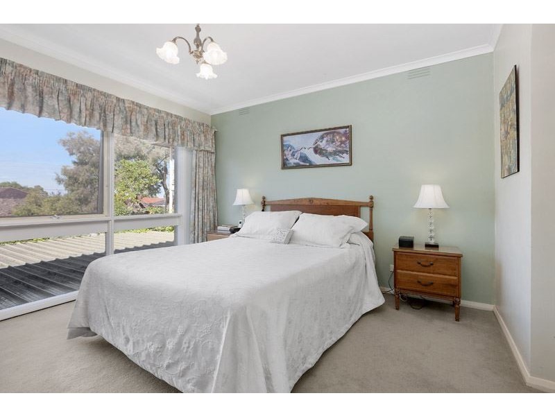 5 Threadbow Crescent, Wheelers Hill VIC 3150