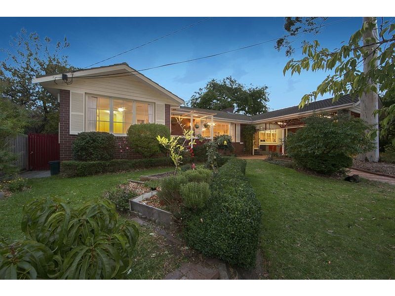 2 Rossdale Court, Glen Waverley VIC 3150