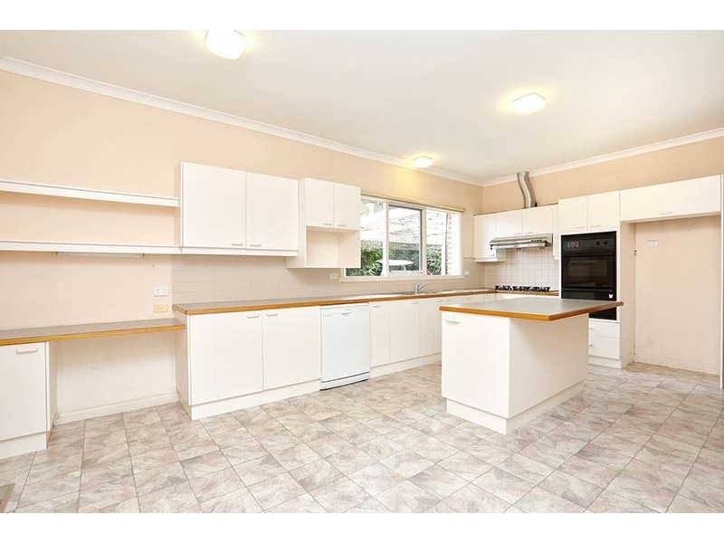 14 Clifford Street, Glen Waverley VIC 3150