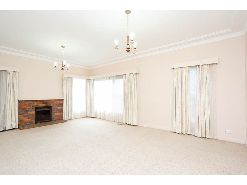 14 Clifford Street, Glen Waverley VIC 3150