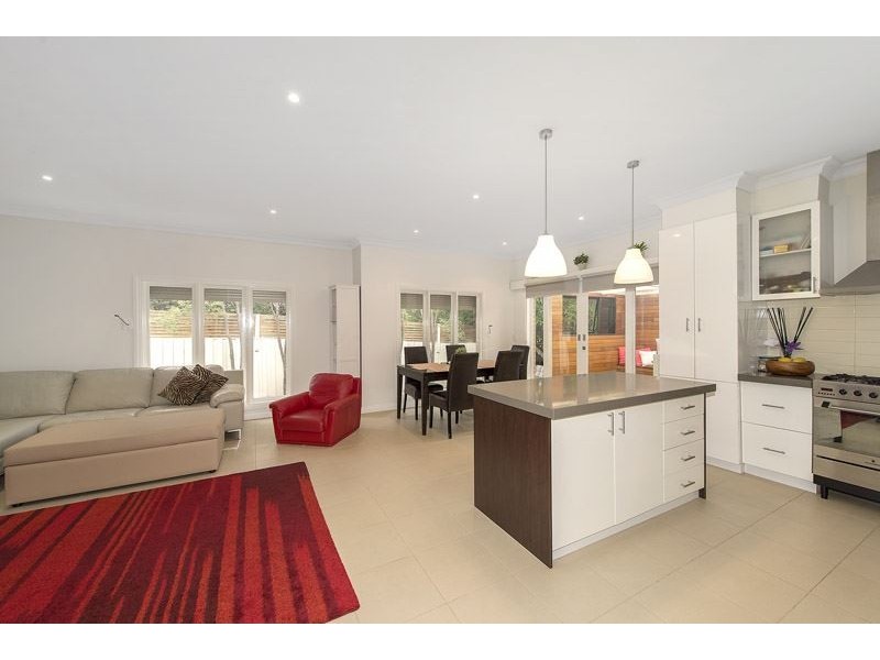 2/15 Tullius Avenue, Oakleigh East VIC 3166