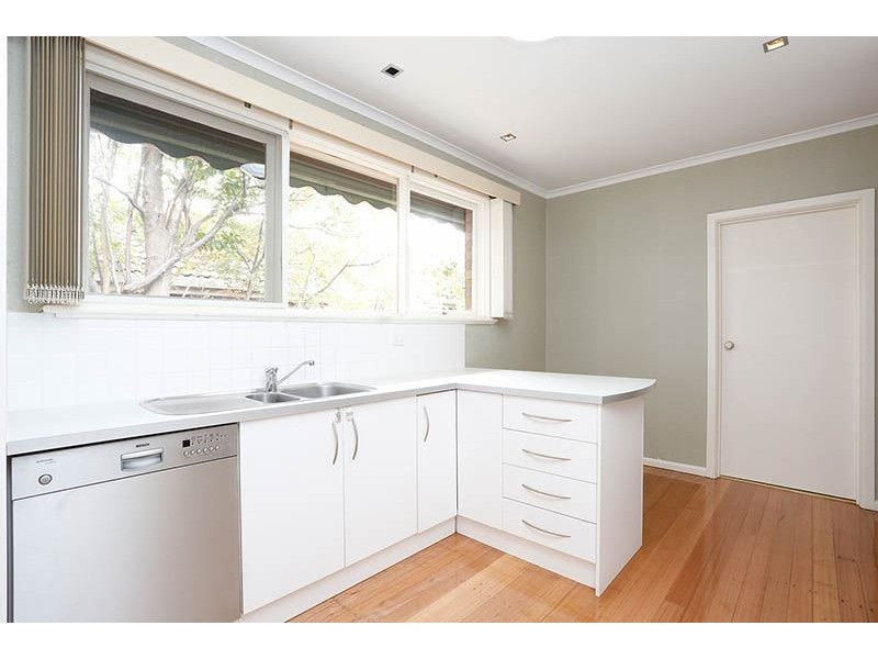 17 Cooper Avenue, Glen Waverley VIC 3150