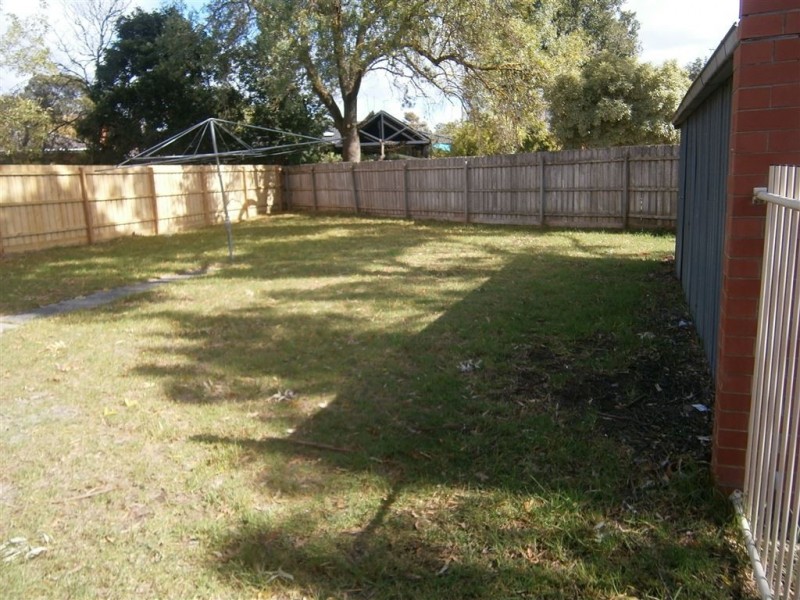 19 Boronia Drive, Glen Waverley VIC 3150