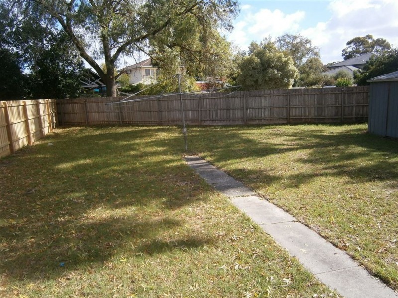 19 Boronia Drive, Glen Waverley VIC 3150