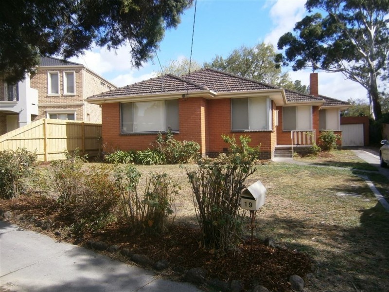 19 Boronia Drive, Glen Waverley VIC 3150