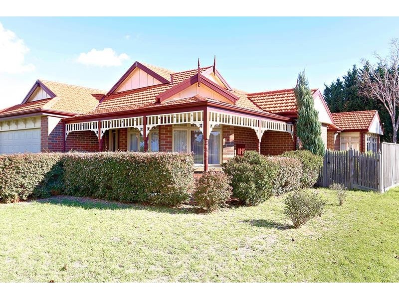 5 Herriotts Blvd, Glen Waverley VIC 3150
