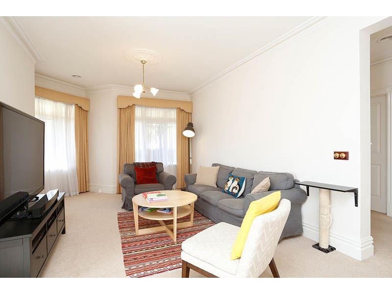 5 Herriotts Blvd, Glen Waverley VIC 3150