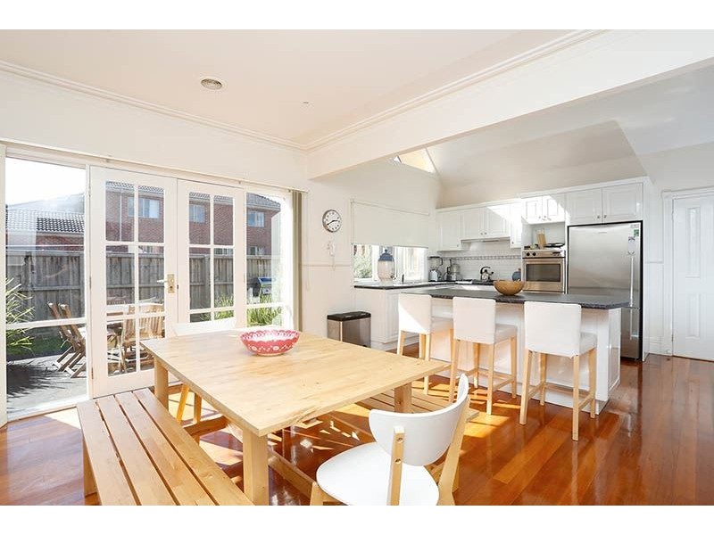 5 Herriotts Blvd, Glen Waverley VIC 3150