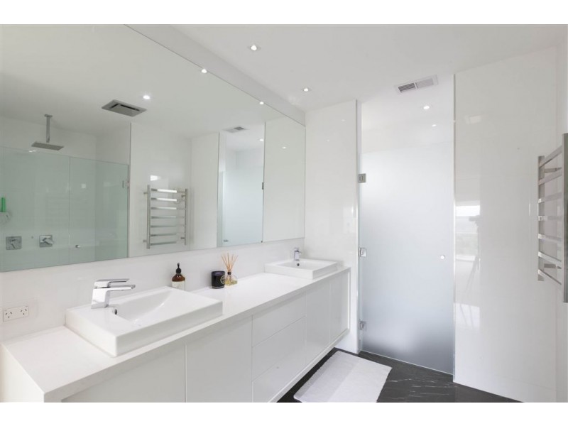 20 Erskine Crescent, Wheelers Hill VIC 3150