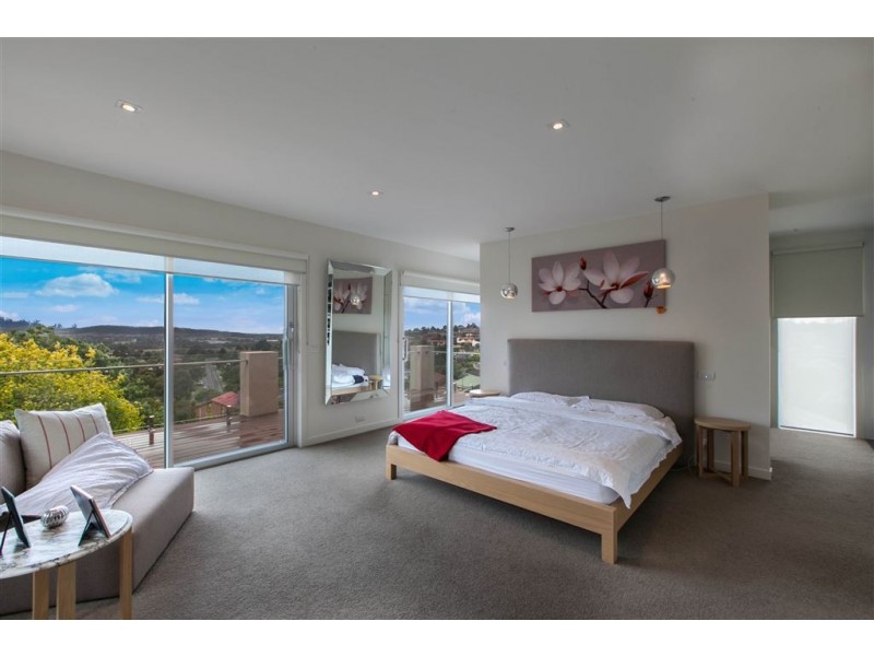 20 Erskine Crescent, Wheelers Hill VIC 3150