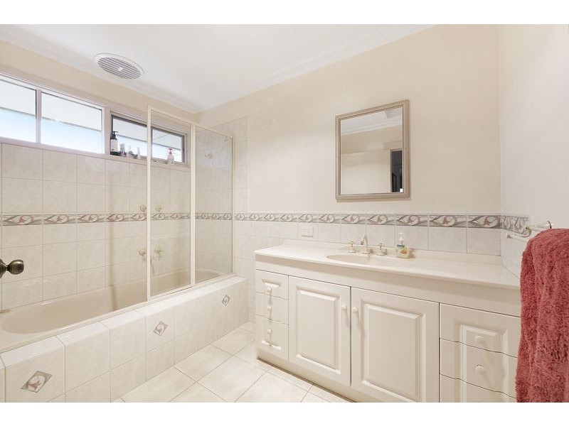 27 Buller Drive, Glen Waverley VIC 3150