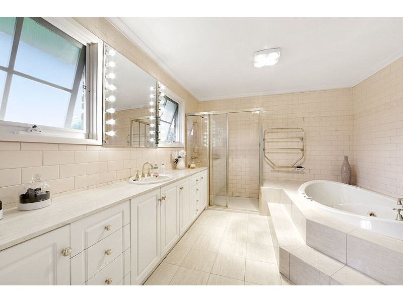 27 Buller Drive, Glen Waverley VIC 3150