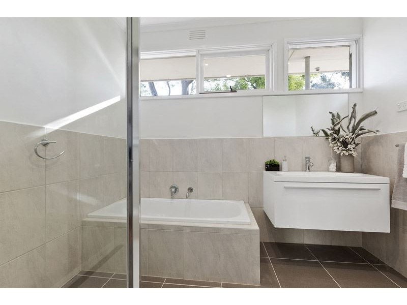 1/24 Highclere Avenue, Mount Waverley VIC 3149